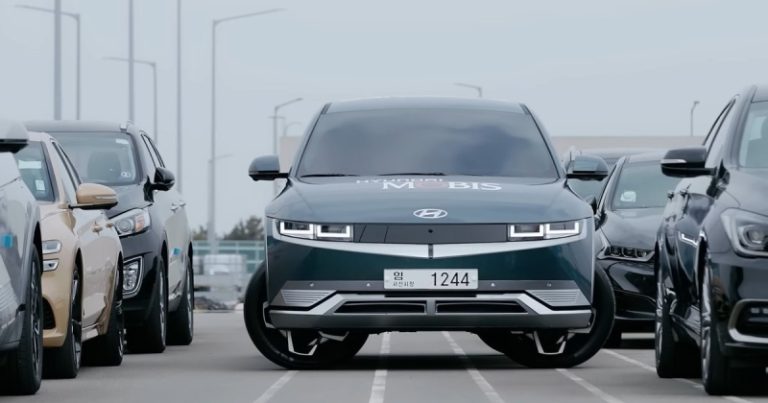 Hyundai Ioniq 5 научили поворачивать на месте всеми колесами