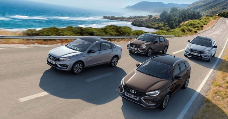 Объявлены цены на Lada Vesta NG, в центре Москвы разбили Aurus