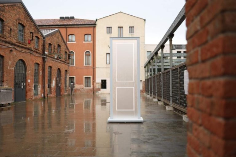 «Россия вернется на международные арт-ярмарки и выставки»