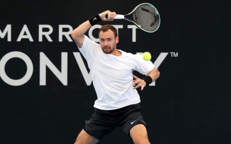 Российский теннисист впервые в карьере выиграл матч на «Мастерсе» в Риме