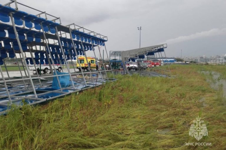 «Трибуны сделаны халтурно»: детали смертельного ЧП на детском футбольном матче в Ростове-на-Дону