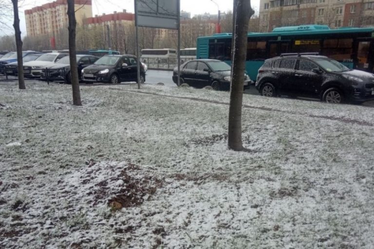 В Санкт-Петербурге снег