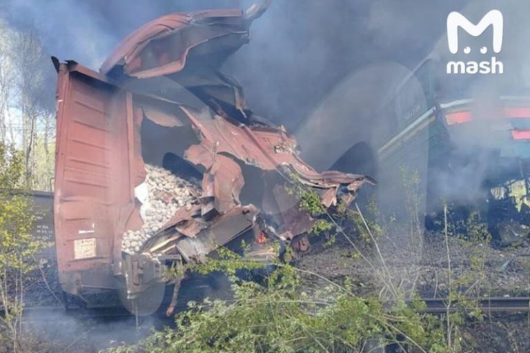 В Брянской области подорвали ж/д пути, поезд сошел с рельсов. Что известно о ЧП