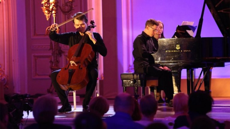 Блок нот: кого коронуют в царстве музыки