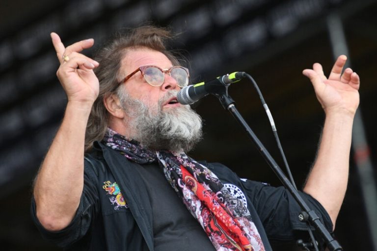 Бориса Гребенщикова оштрафовали за дискредитацию ВС РФ