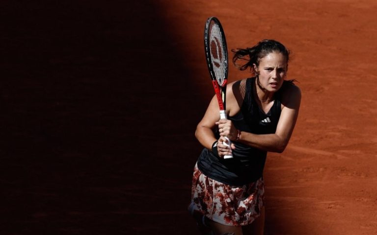 Касаткина отреагировала на свист трибун после матча с украинкой в Париже