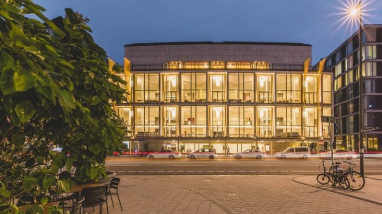 Отменили отмену: Нетребко в Ла Скала, Стравинский в Вене, Рахманинов в Женеве