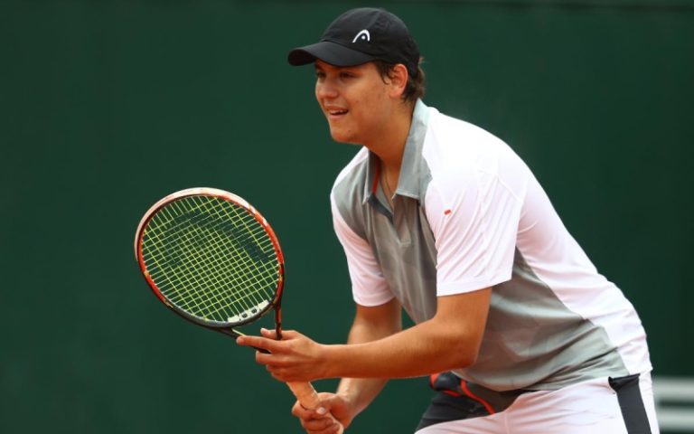 Российский теннисист снялся с Уимблдона из-за проблем с британской визой