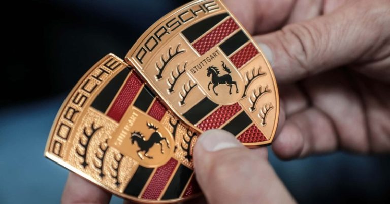 У бренда Porsche новый логотип — на его создание ушло три года