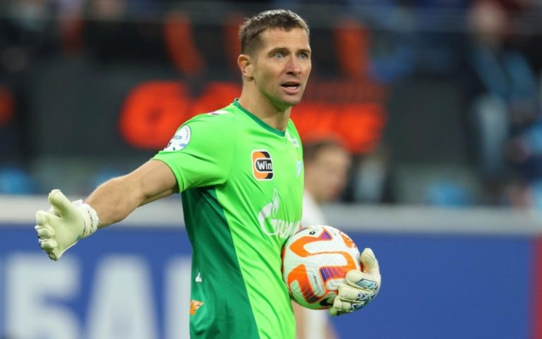 «Зенит» продлил контракт с основным голкипером