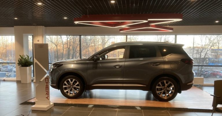 Доля импортных автомобилей на рынке РФ превысила 50%