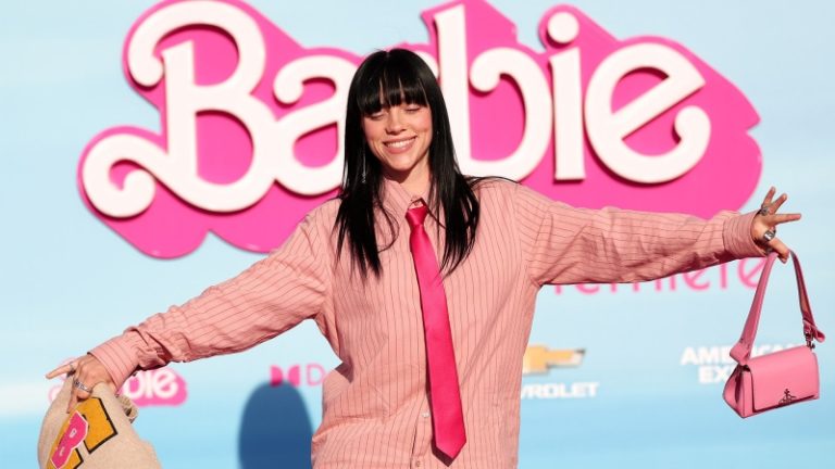 Кукла Билли: Айлиш возвращается в детство, Мамонов — к публике