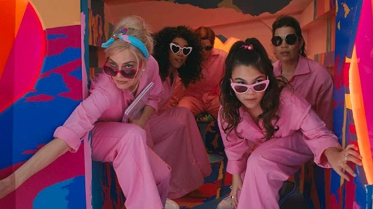 Кукла-няша: «Барби» призывает выйти из мира грез