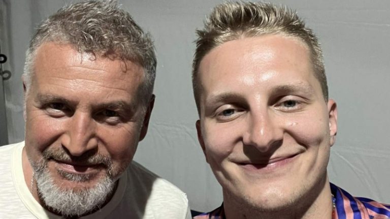 «Мне иногда кажется, что среди зрителей я вижу девушку, которую знаю»