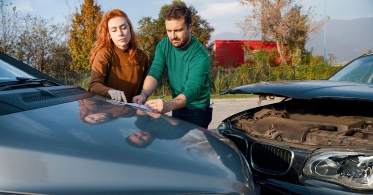 Урегулировать последствия аварии в электронном виде: вступают в силу поправки в закон об ОСАГО