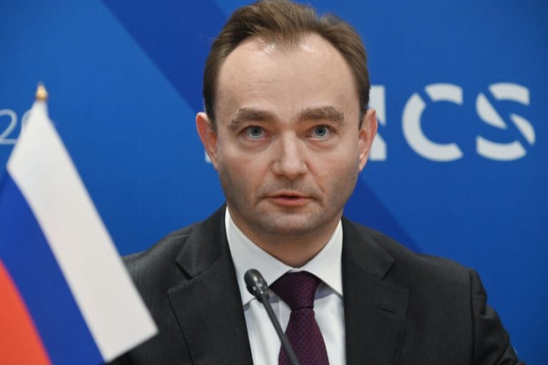 Замглавы Минцифры задержали при получении взятки