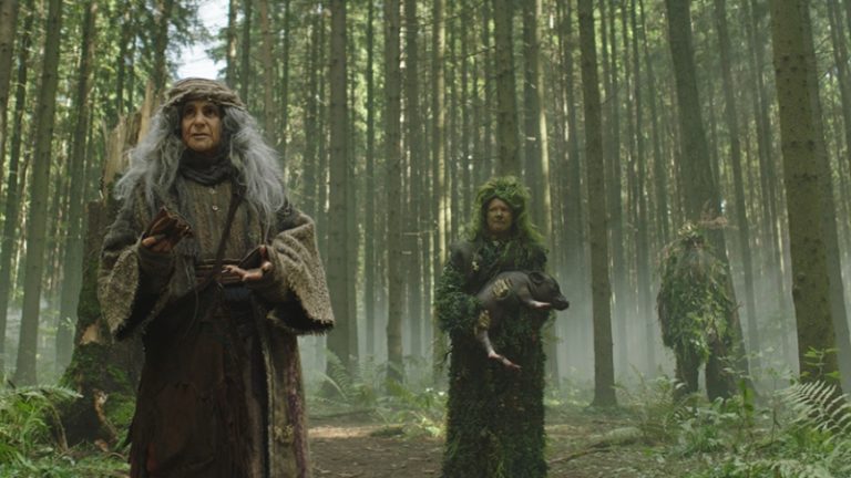 Бабки — Яге: сказочная колдунья обогнала экс-лидера проката Палыча