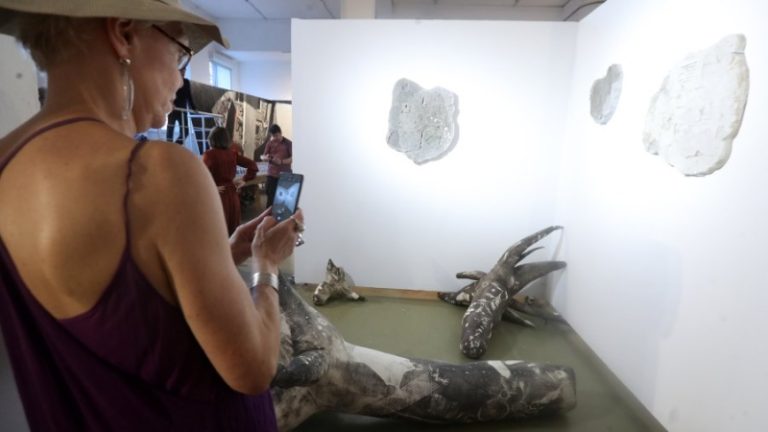 Рисуй, пока молодой: что показали художники в открытых студиях