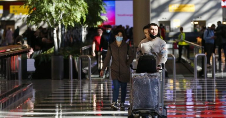 Роспотребнадзор отменил анкетирование о COVID-19 в пунктах пропуска через границу