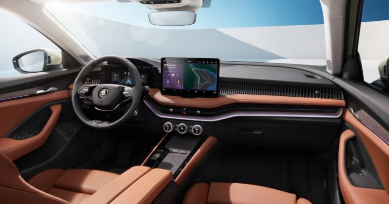 Skoda показала салоны новых Kodiaq и Superb до премьеры