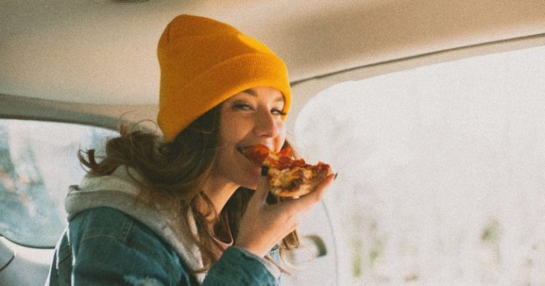 Врач рассказала, почему голодный водитель опасен на дороге