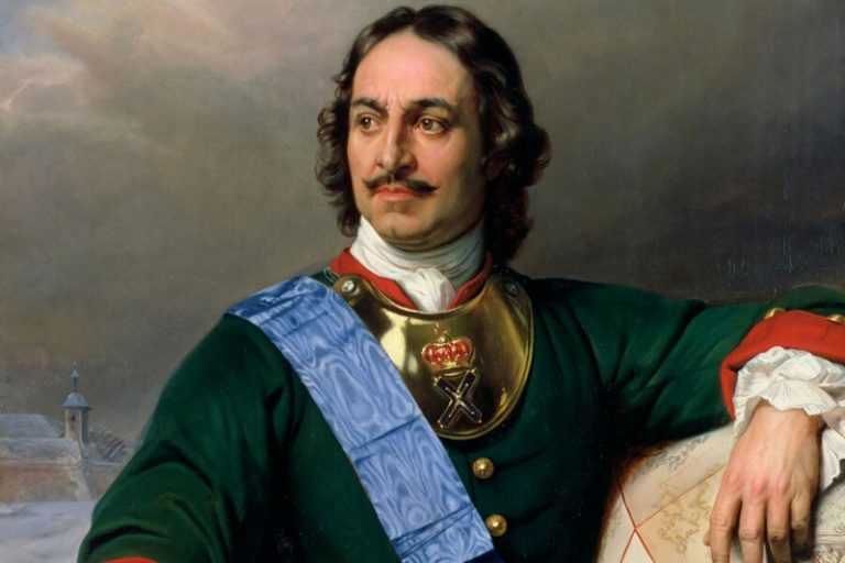 Ампутировал конечности, коллекционировал «уродцев» и женил карликов. Самые странные факты о Петре I