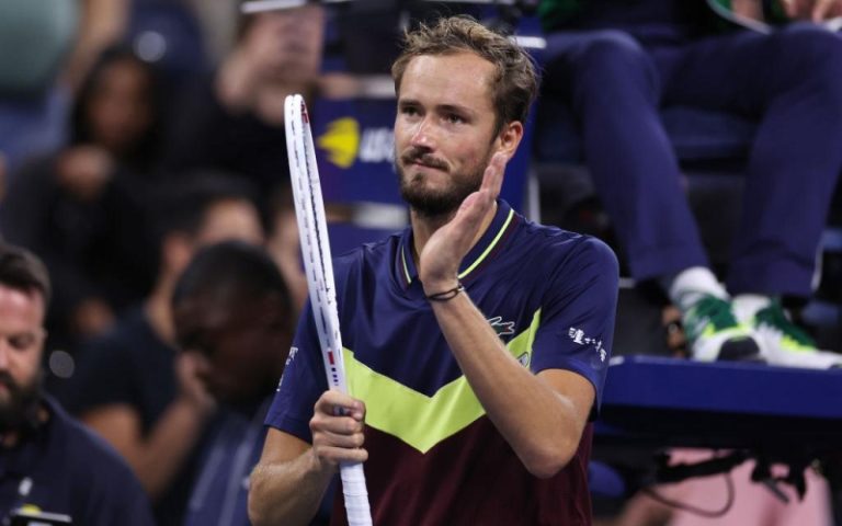 Даниил Медведев пятый раз подряд вышел в четвертый круг US Open