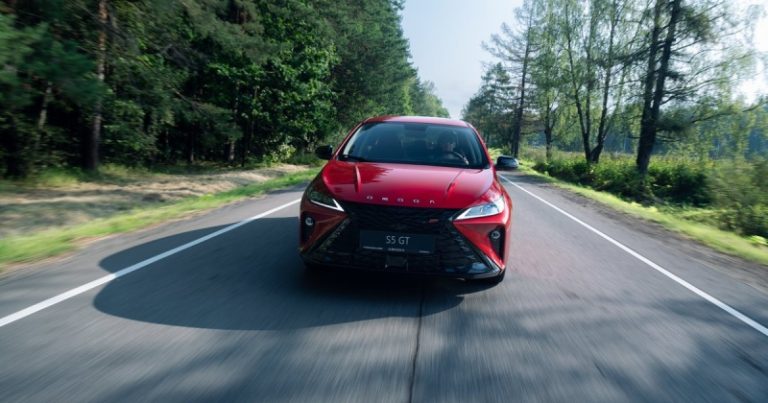 Дебютировал спортивный седан Omoda S5 GT: объявлены цены