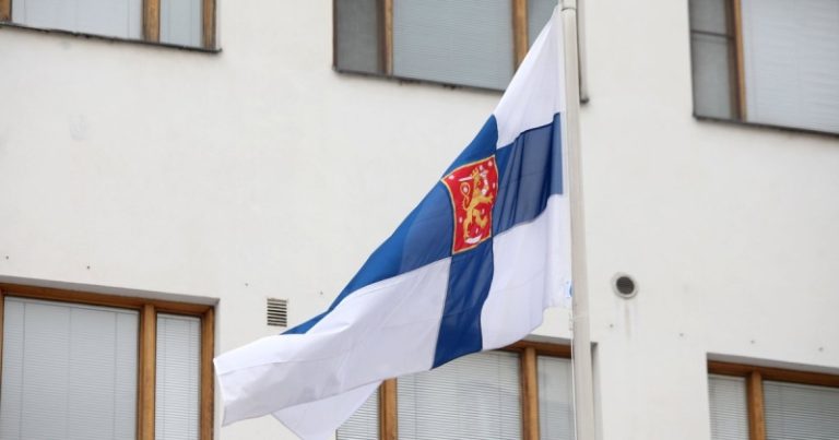 Финляндия не стала запрещать въезд в страну на российских авто