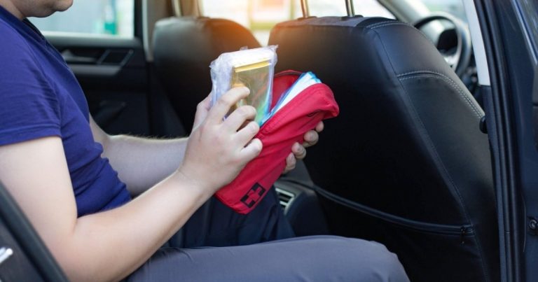 ГИБДД перестанет штрафовать за отсутствие аптечки и огнетушителя