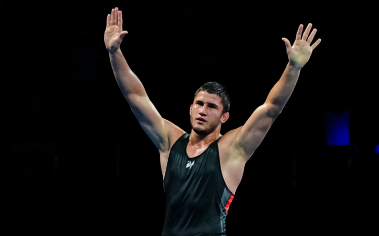 Российский борец проиграл американцу в поединке за бронзу на ЧМ