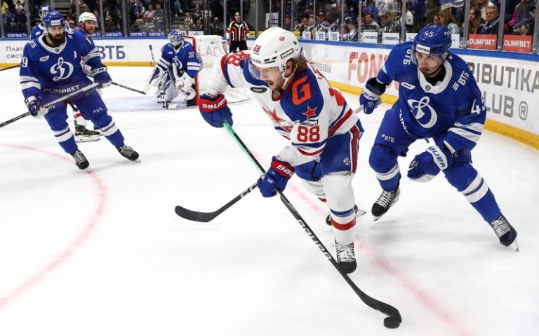 СКА проиграл московскому «Динамо» и повторил худший старт в КХЛ