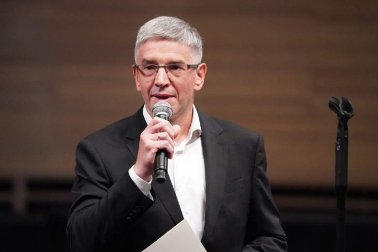 Куда приходит детство: Спиваков и «Виртуозы Москвы» сыграли со школьниками