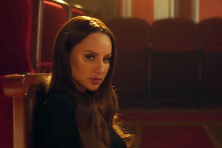 Секс в большом баре: дебют Дарьи Мороз, «ФК Родина» и новый «Локи»