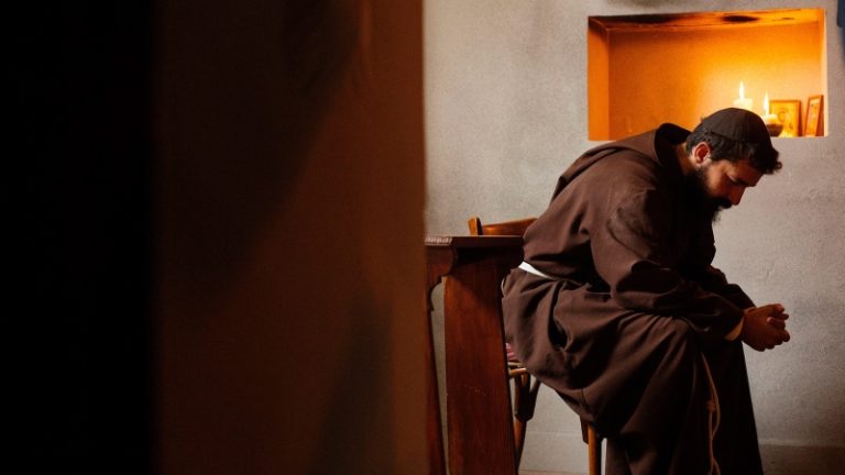 Трудовые таланты: Прилучный — гастарбайтер, святой ЛаБаф и «Смешарики»