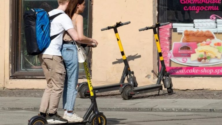 В Госдуму внесен законопроект об аресте и крупных штрафах для самокатчиков-нарушителей