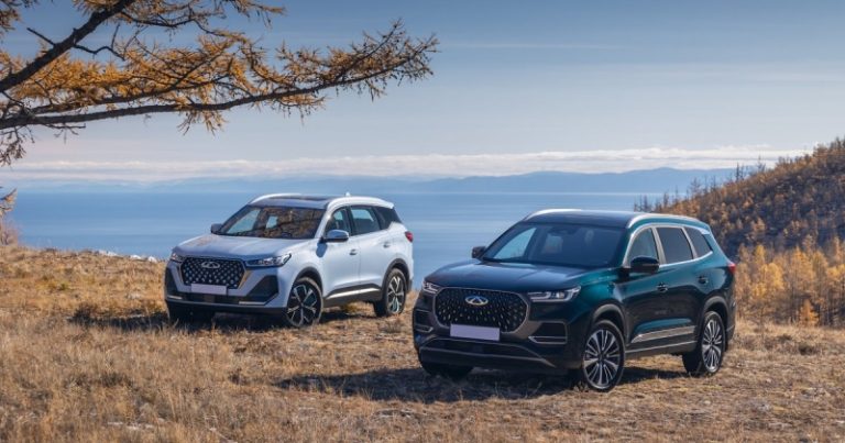 В РФ начались продажи двух новых гибридных кроссоверов Chery