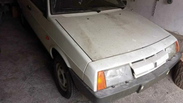 «Девятку», которая 30 лет стояла в гараже, продают за 4 млн рублей