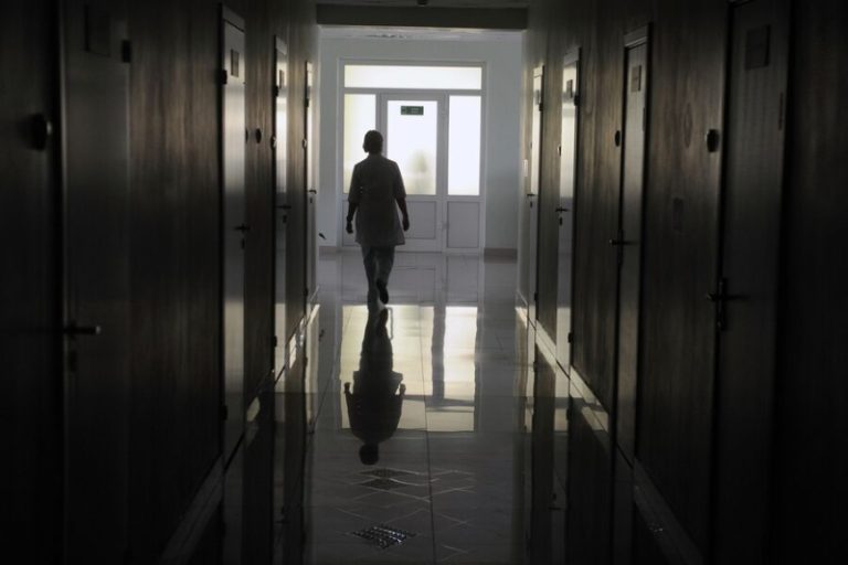 «Думали, это мефедрон»: три человека умерли от отравления метадоном в Астрахани, около 20 — в больнице