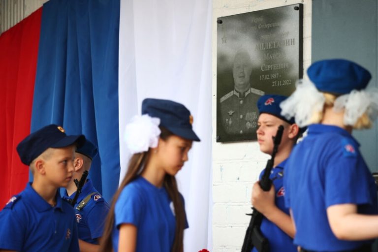 Мэр Пензы Басенко призвал отложить установку мемориалов участникам СВО в школах