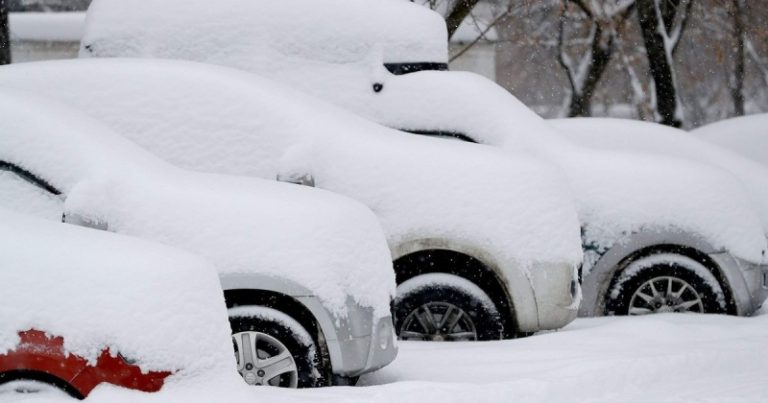 Московских водителей предупредили о сильном снегопаде