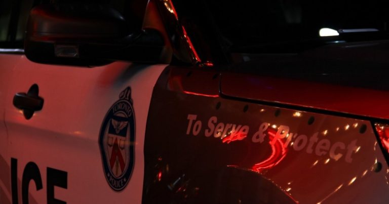 Полиция Вашингтона попросила помочь найти автомобиль, который у нее угнали