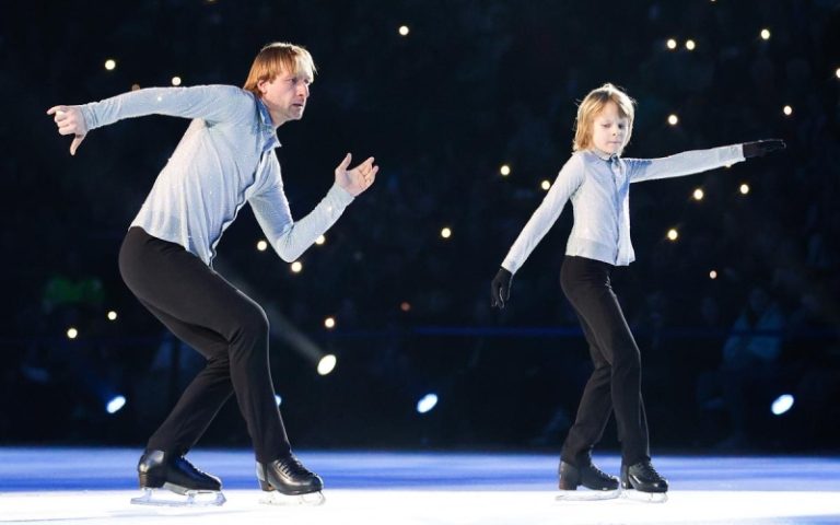 Сын Плющенко откатал номер травмированного отца на шоу в Петербурге