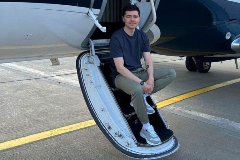 «Там же секта». За что задержали блогера Аяза Шабутдинова