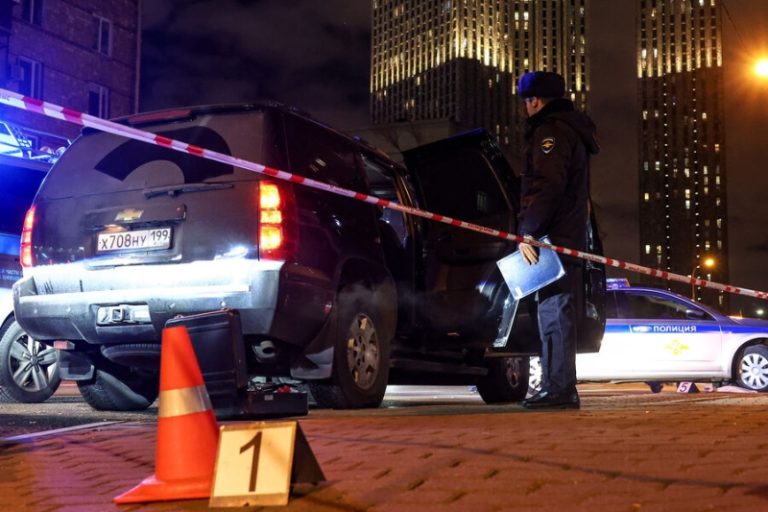 У двух курьеров в центре Москвы украли 300 млн рублей в ходе ограбления со стрельбой