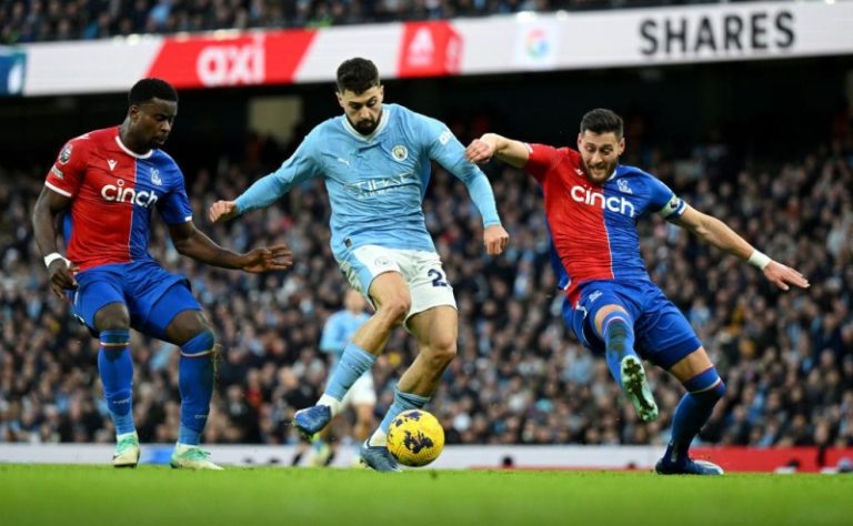 «Манчестер Сити» упустил победу в концовке матча АПЛ, ведя 2:0
