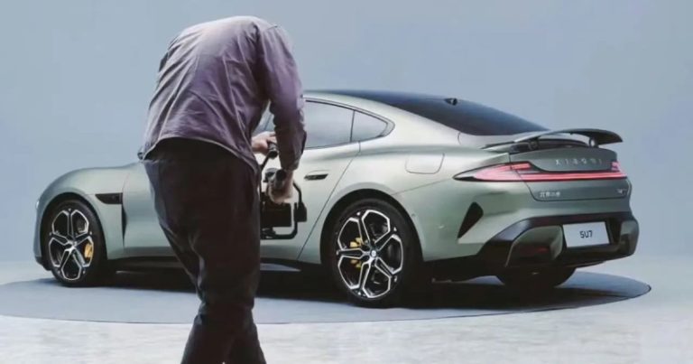 Названы сроки начала продаж первого автомобиля Xiaomi