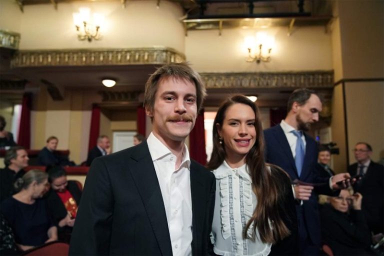 Поймать «звезду»: кто получил главную театральную премию зрительских симпатий