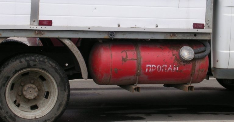 Сэкономить на заправке. Правительство выделило деньги на газовые АЗС