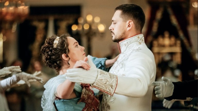 Традиционное ценно: «Холоп 2», «Бременские» и свежие «Три богатыря»